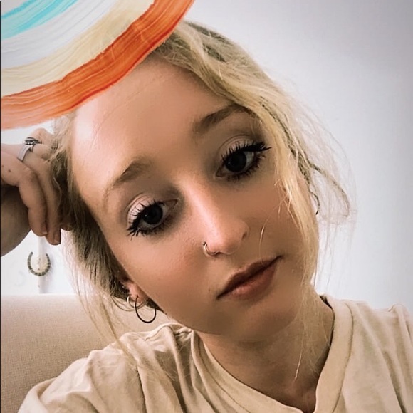 Meet the Posher Other - Meet your Posher, Hailey